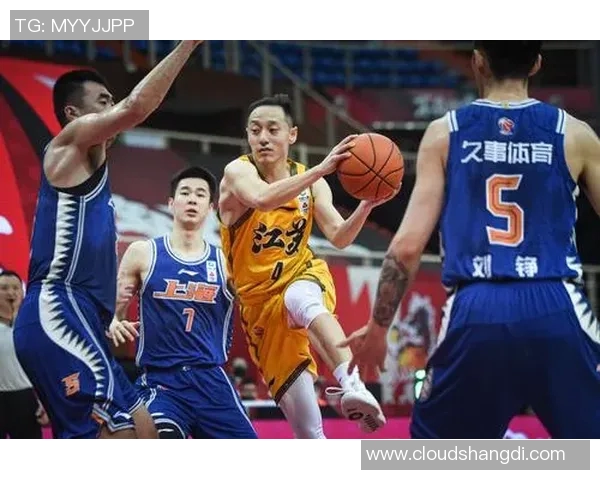 吴冠希的篮球之路:从青涩少年到CBA明星的成长故事与奋斗历程